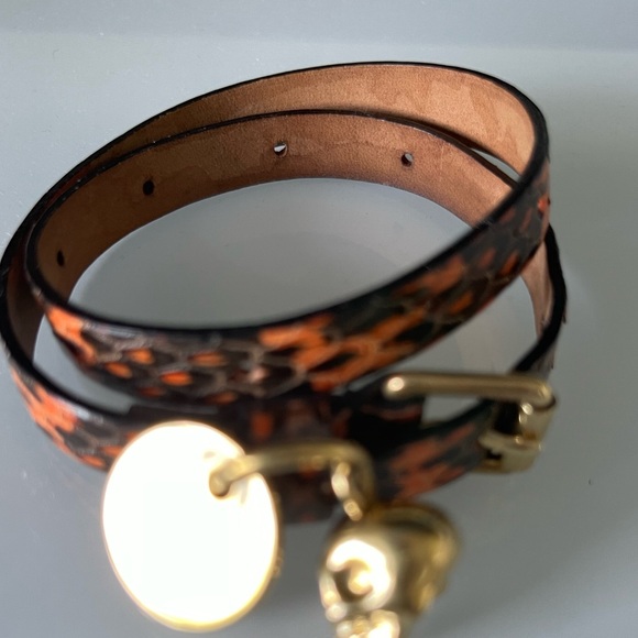 MOVING SALE: ALEXANDER MCQUEEN SKULL LEATHER DOUBLE WRAP BRACELET💀🧡 - Picture 5 of 16